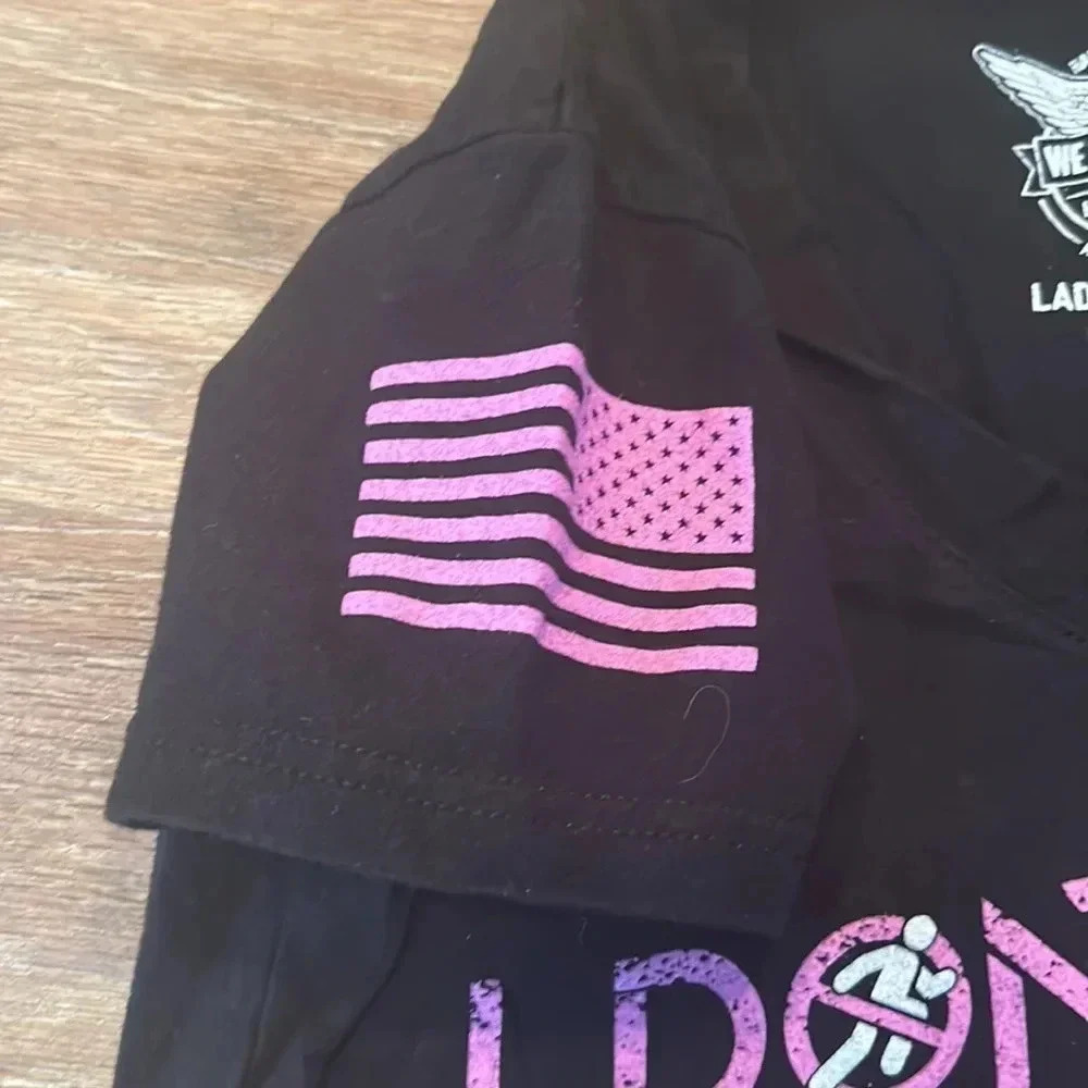 2 piece bundle size medium shirts👚 - Picture 7 of 8